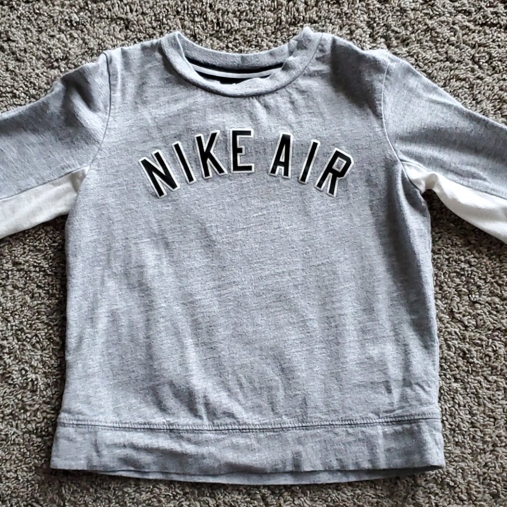 Nike long sleeve tee 3T